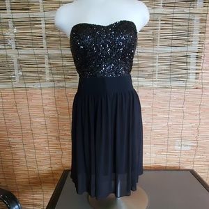 5x$15 Mint Green Sequen Black Dress